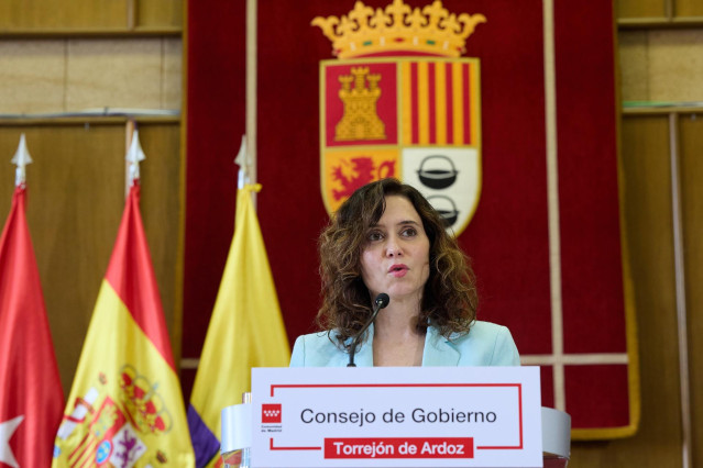 Archivo - La presidenta de la Comunidad de Madrid, Isabel Díaz Ayuso, ofrece una rueda de prensa tras la reunión del Consejo de Gobierno, en el Ayuntamiento de Torrejón de Ardoz, a 12 de junio de 2024