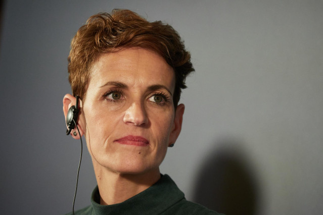 Archivo - La presidenta del Gobierno de Navarra, María Chivite, ofrece una rueda de prensa durante la asamblea anual de la Eurorregión el 4 de marzo de 2024, el día en el que sufrió los insultos machistas por parte de un grupo de agricultores.