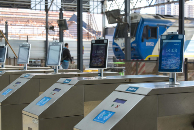 Archivo - Sistema de control de acceso a los trenes en Buenos Aires (Argentina)