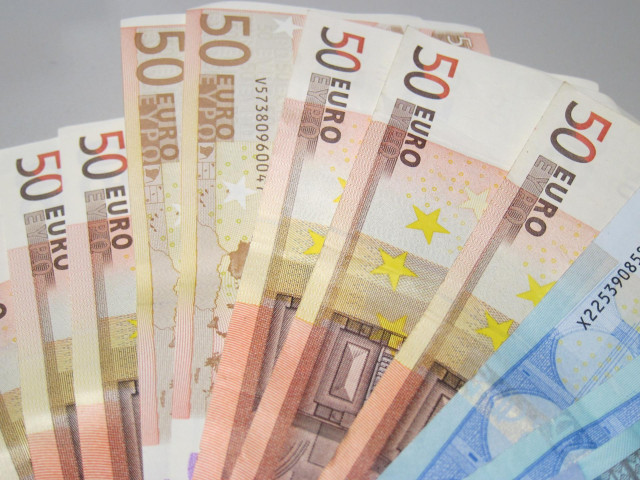 Archivo - Billetes de euro.