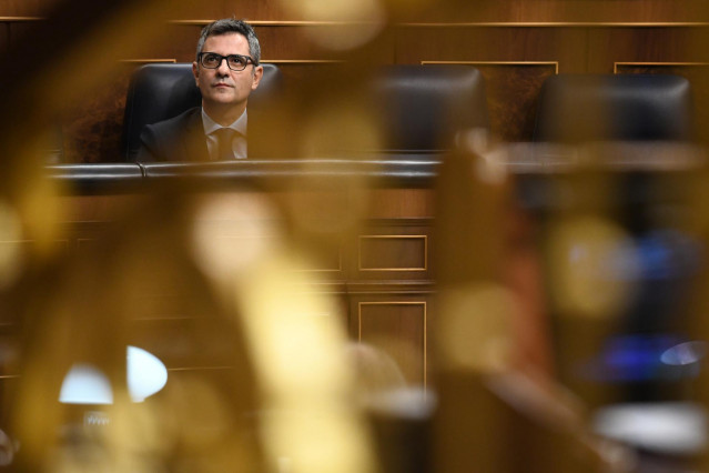 Archivo - El ministro de la Presidencia, Justicia y Relaciones con las Cortes, Félix Bolaños, durante un pleno en el Congreso