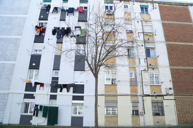 Archivo - Bloque de pisos en Alcorcón.