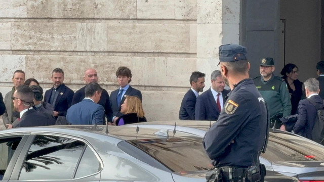Llegada de Sánchez a la delegación del Gobierno para la reunión interministerial sobre la dana