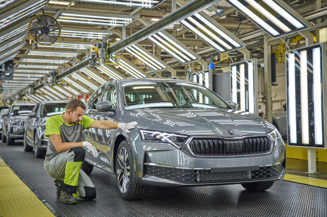 Archivo - Škoda Auto fabricó más de 925.000 vehículos a nivel mundial en 2024.