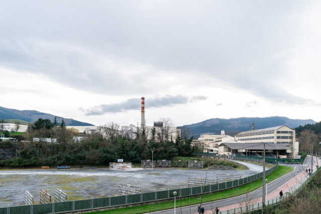 Exterior de la fábrica de la multinacional Guardian en Laudio-Llodio