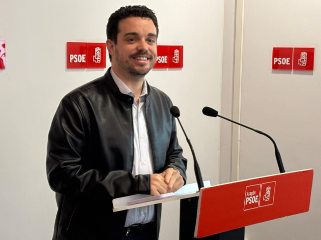 El socialista Darío Villagrasa, durante la rueda de prensa de este viernes en la que ha anunciado que retira su candidatura a la secretaría general del PSOE.