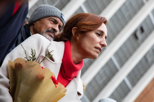 La ministra de Sanidad, Mónica García, asiste a la ofrenda floral conmemorativa del 48 aniversario del asesinato de los Abogados de Atocha, a 24 de enero de 2025, en Madrid (España).