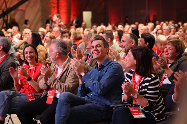 El presidente del Gobierno de España, Pedro Sánchez, en la clausura el XV Congreso Regional del PSOE de Canarias, este domingo, en Adeje (Tenerife)