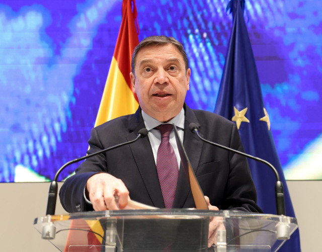 Archivo - El ministro de Agricultura, Pesca y Alimentación, Luis Planas, ofrece una rueda de prensa previa al Consejo Consultivo de Política Agrícola para Asuntos Comunitarios, en el Ministerio de Agricultura, Pesca y Alimentación, a 19 de febrero de 2024
