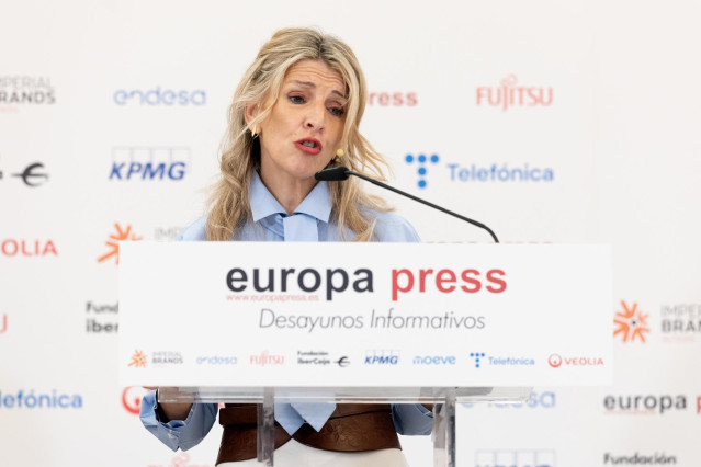 La vicepresidenta segunda y ministra de Trabajo y Economía Social, Yolanda Díaz, interviene durante un Desayuno Informativo de Europa Press, en el Hotel Intercontinental, a 27 de enero de 2025, en Madrid (España).