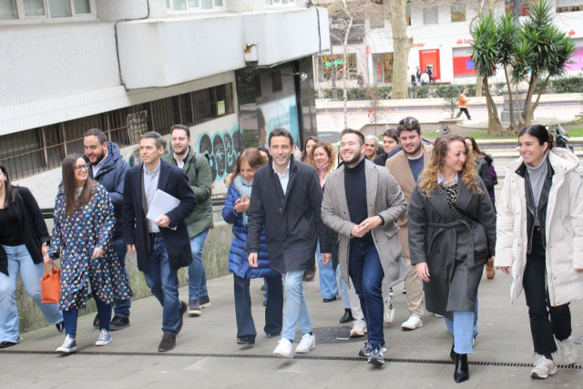 El diputado nacional del PSOE por Cantabria y secretario general del PSOE de Santander, Pedro Casares, registra su precandidatura a liderar el PSOE de Cantabria
