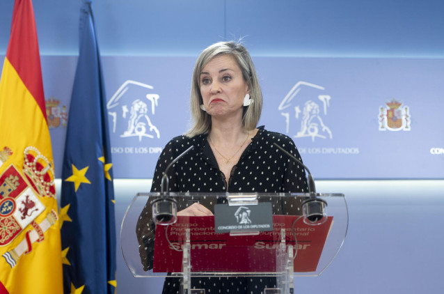 La portavoz de Sumar en el Congreso, Verónica Martínez, durante una rueda de prensa en el Congreso de los Diputados, a 28 de enero de 2025, en Madrid (España).