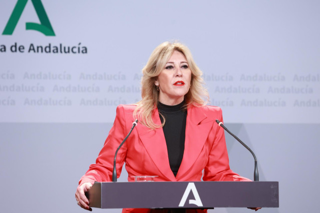 La consejera de Economía, Hacienda y Fondos Europeos y portavoz del Gobierno, Carolina&nbsp;España, interviene en rueda de prensa en el Palacio de San Telmo. A 28 de enero de 2025, en Sevilla (Andalucía , España). La consejera de Economía, Hacienda y Fondos Eu