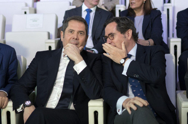 Archivo - El presidente de Cepyme, Gerardo Cuerva (i), y el presidente de la CEOE, Antonio Garamendi (d).