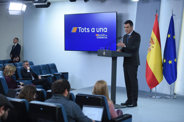 El presidente del Gobierno, Pedro Sánchez, durante una rueda de prensa tras el Consejo de Ministros, en el Complejo de la Moncloa, a 28 de enero de 2025, en Madrid (España).