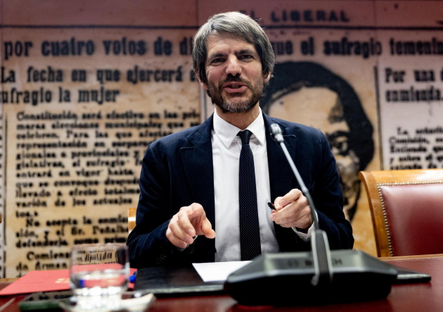 Archivo - El ministro de Cultura, Ernest Urtasun, comparece ante la Comisión de Cultura para informar sobre el balance y perspectivas en el primer año de gobierno, en el Senado, a 11 de diciembre de 2024, en Madrid (España).