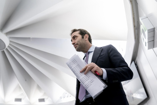Archivo - El ministro de Economía, Comercio y Empresa, Carlos Cuerpo.