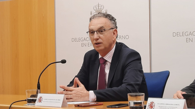 El delegado del Gobierno ofrece una rueda de prensa.