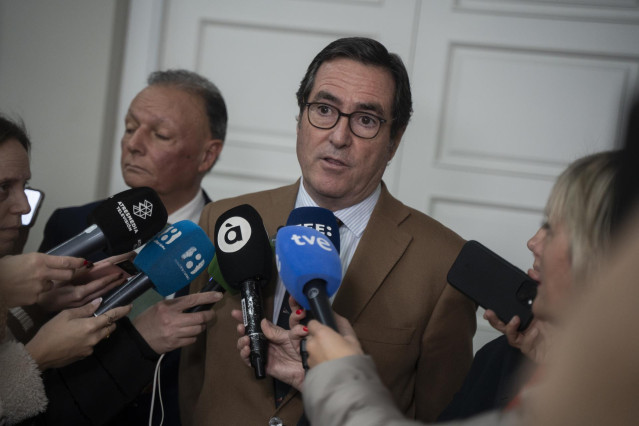 El presidente de la CEOE, Antonio Garamendi, en un acto en València de homenaje al empresario Miguel Burdeos, fallecido en la dana del pasado 29 de octubre.