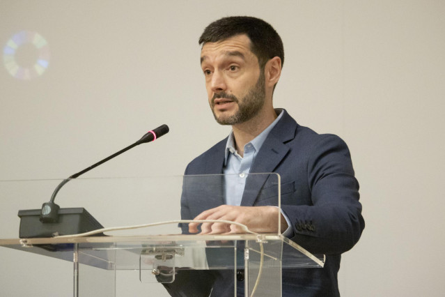 Archivo - El ministro de Derechos Sociales, Pablo Bustinduy.