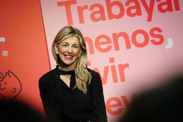 La vicepresidenta segunda y ministra de Trabajo y Economía Social, Yolanda Díaz, durante un acto por la reducción de la jornada laboral, en el Centro Municipal El Coto, a 30 de enero de 2025, en Gijón, Asturias (España).