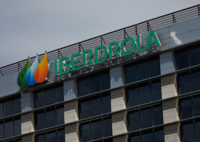Archivo - Fachada de la sede de Iberdrola, a 31 de marzo de 2023, en Madrid (España)