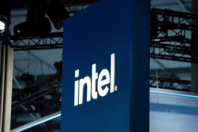Archivo - Estand de Intel en el Mobile World Congress (MWC) 2023, en L'Hospitalet de Llobregat, Barcelona, Cataluña (España).