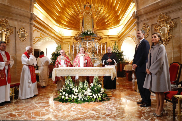 Sus Majestades los Reyes visitan la Real Basílica de la Vera Cruz, en Caravaca de la Cruz (Murcia), el 28 de noviembre de 2017
