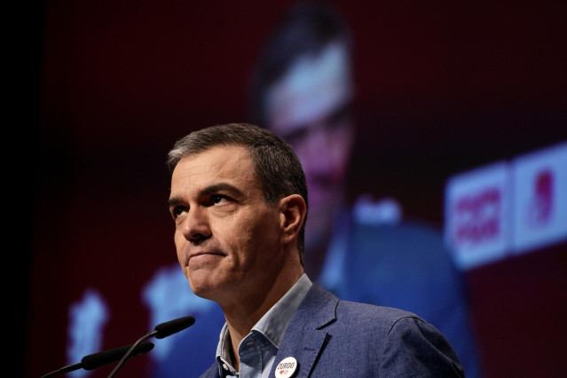 El secretario general del PSOE y presidente del Gobierno, Pedro Sánchez, interviene durante la inauguración del 15º Congreso Nacional del PSPV-PSOE, en el Palacio de Congresos, a 1 de febrero de 2025, en Valencia, Comunidad Valenciana (España). Durante el