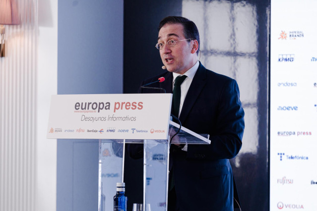 El ministro de Asuntos Exteriores, Unión Europea y Cooperación, José Manuel Albares, durante un Desayuno Informativo de Europa Press