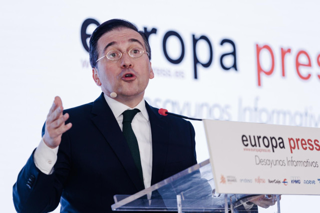 El ministro de Asuntos Exteriores, Unión Europea y Cooperación, José Manuel Albares, durante un Desayuno Informativo de Europa Press