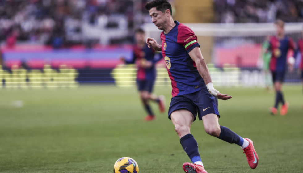 EuropaPress 6493295 robert lewandowski of fc barcelona in action during the spanish league liga