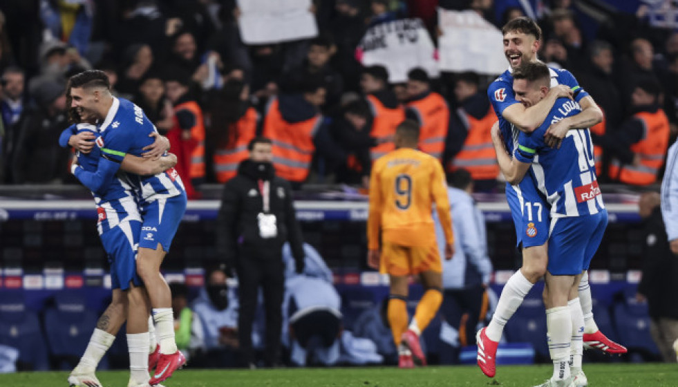 EuropaPress 6492039 pol lozano and jofre carreras of rcd espanyol celebrates the victory during