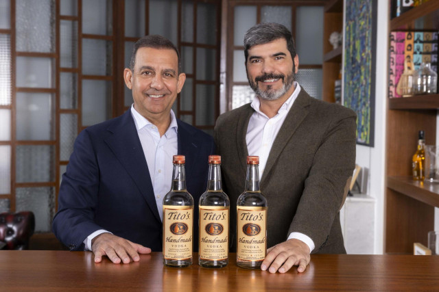 A la izquierda, Javier Pijoan, consejero delegado de Zamora Company, junto a Carlos Gallego, director del Clúster de Iberia de Zamora Company