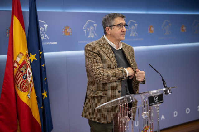 Archivo - El portavoz del PSOE, Patxi López
