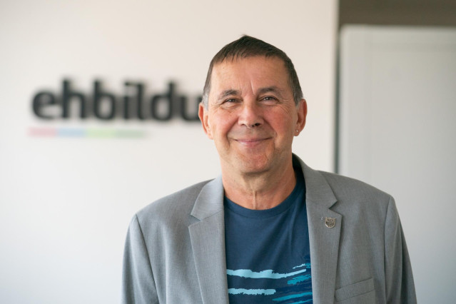 Archivo - El coordinador general de EH Bildu, Arnaldo Otegi, posa para Europa Press en la sede del partido, en Bilbao, Vizcaya, Euskadi (España), a 26 de agosto de 2024.