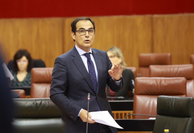 Archivo - El consejero de Justicia, Administración Local y Función Pública de la Junta de Andalucía, José Antonio Nieto, en una imagen de archivo.