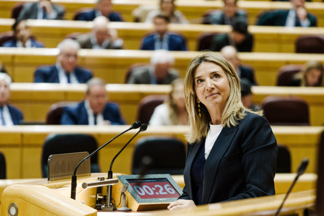La portavoz del PP en el Senado, Alicia García, interviene durante una sesión plenaria extraordinaria, en el Senado, a 28 de enero de 2025, en Madrid (España).  El Senado celebra un pleno extraordinario para debatir y votar una moción del Partido Popular