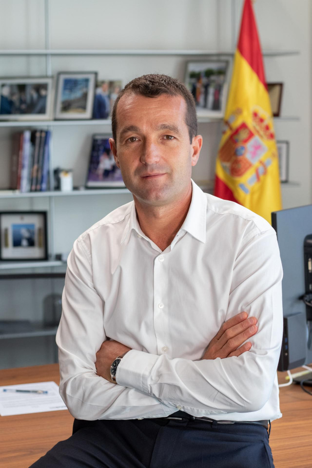 Archivo - El presidente de Indra, Ángel Escribano.
