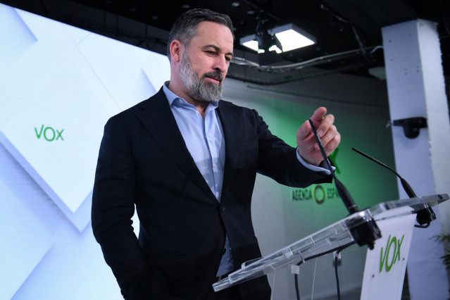 El líder de VOX, Santiago Abascal, durante una rueda de prensa en la sede del partido.