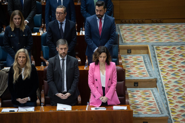(I-D) La consejera de Economía, Hacienda y Empleo de la Comunidad de Madrid, Rocío Albert; el consejero de la Presidencia de la Comunidad de Madrid, Miguel Ángel García y la presidenta de la Comunidad de Madrid, Isabel Díaz Ayuso