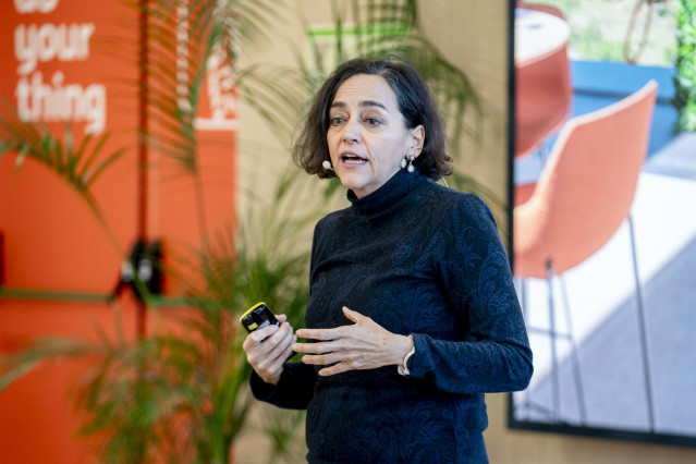 La consejera delegada en funciones de ING en España y Portugal, Almudena Román, interviene durante la presentación de resultados de ING en España y Portugal en 2024, en Campo de las Naciones, a 6 de febrero de 2025, en Madrid (España).