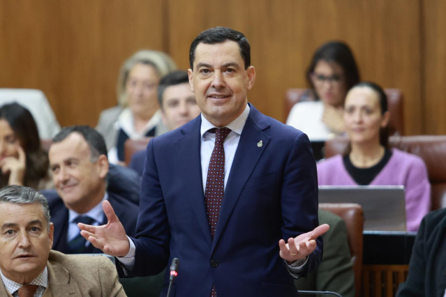 El presidente de la Junta de Andalucía, Juanma Moreno, este jueves en el Parlamento