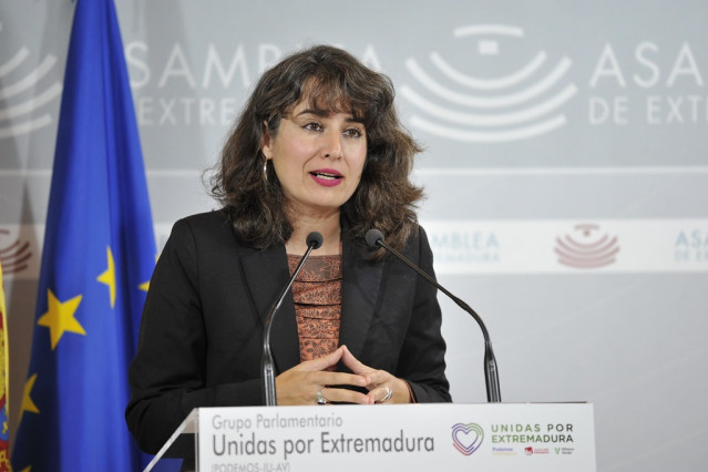 Archivo - La portavoz de Unidas por Extremadura, Irene de Miguel, en una imagen de archivo