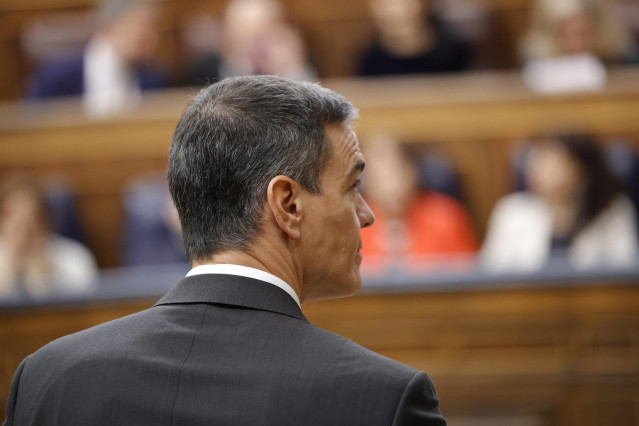 Archivo - El presidente del Gobierno, Pedro Sánchez, en el Congreso de los Diputados, a 18 de diciembre de 2024, en Madrid (España).