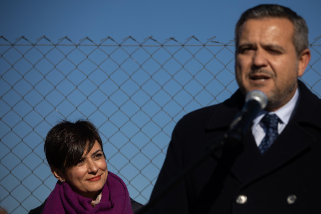 El consejero de Vivienda, Transportes e Infraestructuras, Jorge Rodrigo, junto a la ministra de Vivienda, Isabel Rodríguez