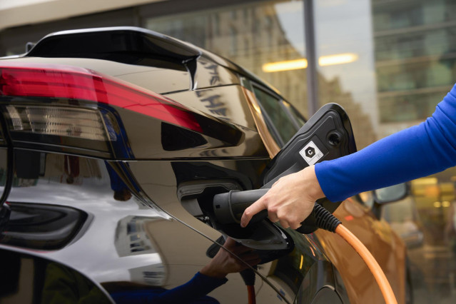 Toyota consiguió vender 6 millones de vehículos electrificados en Europa en el último año.
