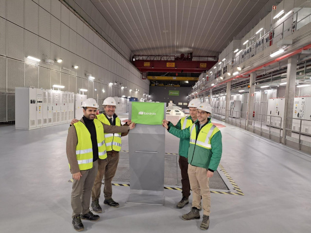 Archivo - Presidente de la Asociación Portuguesa de los Recursos Hídricos (APRH) Ing. Jorge Gonçalves, Presidente del Jurado del Premio Emprendimientos Hidráulicos, Dr. João Paulo Lobo Ferreira, Rafael Chacón, David Ribera, Country Manager of Portugal.