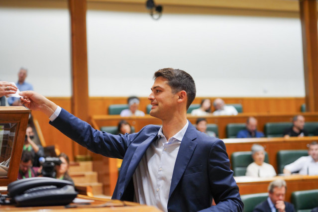 Archivo - El candidato de EAJ-PNV a la alcaldía de Asparrena, Joseba Díez Antxustegi