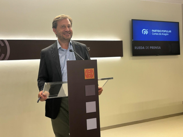 Archivo - El portavoz del PP en las Cortes de Aragón, Fernando Ledesma.